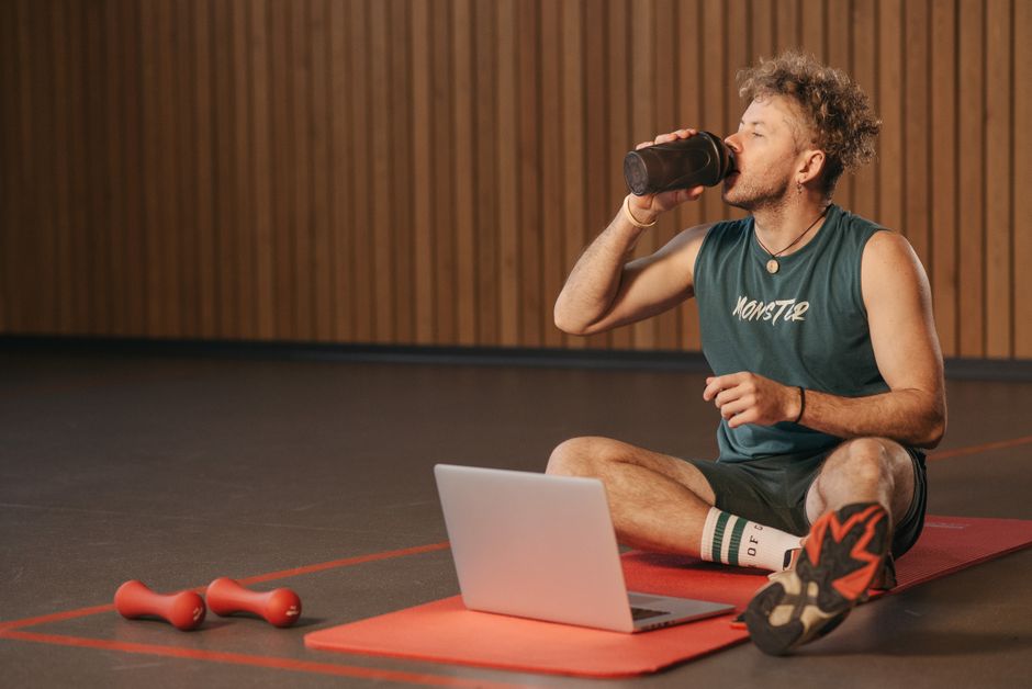 A protein shake makes hitting your target easy