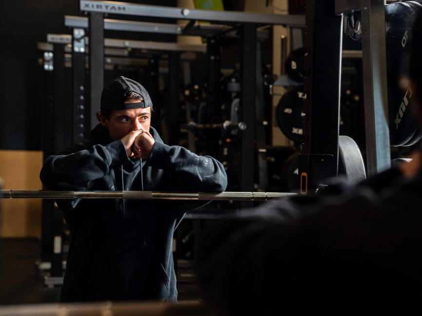 A lifter resting between sets