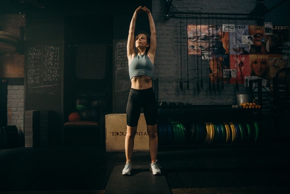 A dynamic warm-up before training