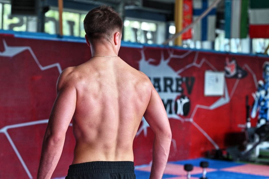 Muscular back after a strength training session